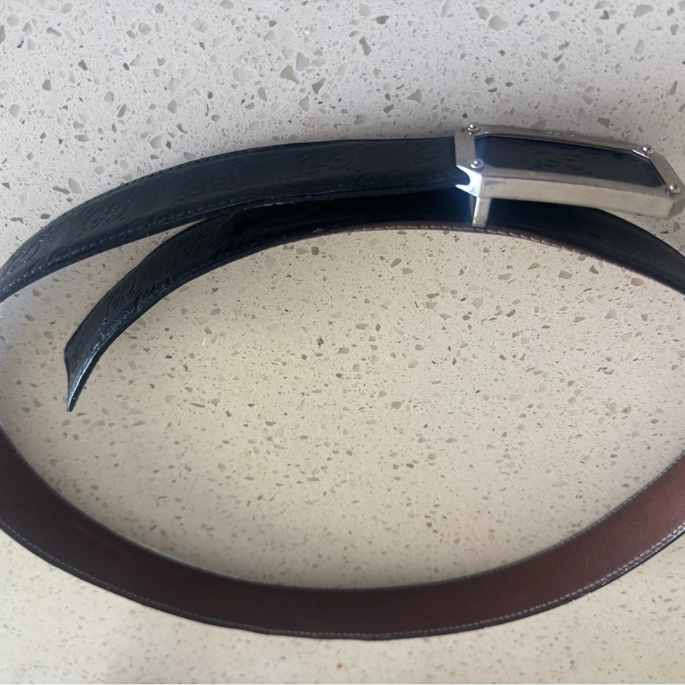 Gucci Black Leather Belt with Silver Buckle - Picture 2 of 4